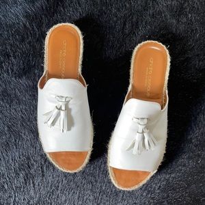 Andre Assous Cameron White Leather Espadrilles